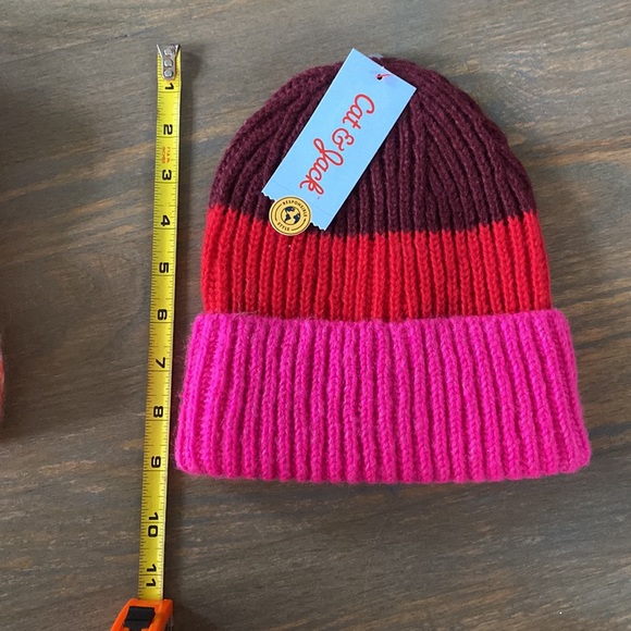 Cat & Jack Kids OSFM Multicolor Red Striped Cozy Beanie - Picture 4 of 7